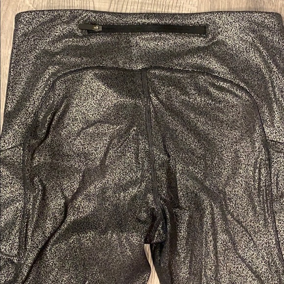 EUC Lululemon leggings size 6 - Picture 5 of 6